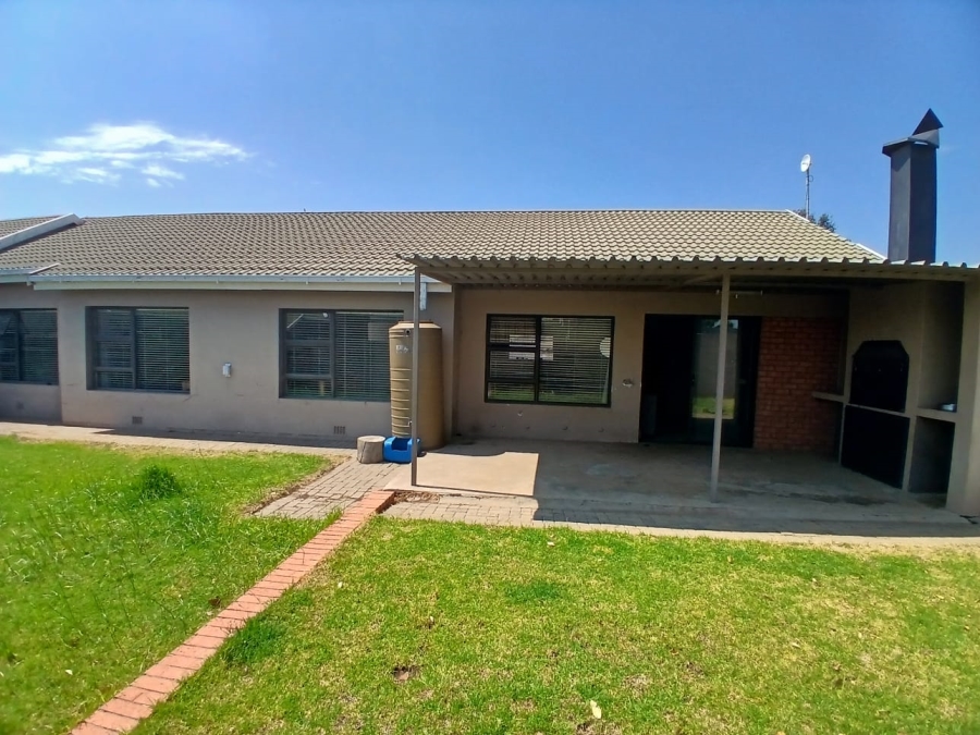 To Let 3 Bedroom Property for Rent in Bayswater Free State